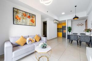 Solena Landmark Riverside Apartment