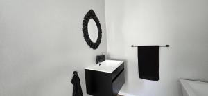 Seaside Retreat in Langebaan with Hot Tub and BBQ