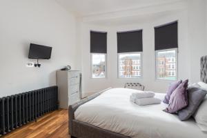 Stunningly Luxurious London Apartment (MHB350)