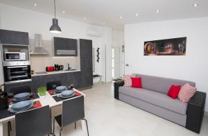 Villa Fides with private pool, garden and sea view