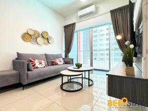 Salak Selatan Pool View with Wifi & Netflix 4PAX