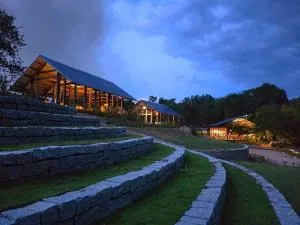 Hòn Bà Valley - Cam Lâm