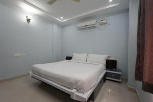 Paradise Home Stay, Near Srinivasam TTD Ticket Counter Opp Bus Stand