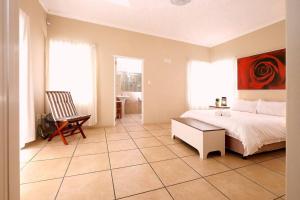 The Pelican - Stunning 3-Bedroom Holiday Home in Langebaan