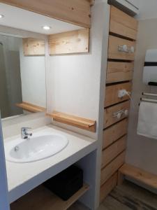 Appartement Playa del Oro résidence avec grande piscine et vue mer