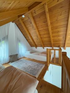 Hotel & Restorant Flamuri