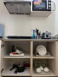 Vins Cloud9 Queen Bed Netflix SMX-Davao Airport-Samal Ferry