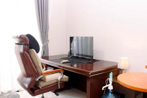 Comfort Studio at Marina Ancol Apartment By Travelio