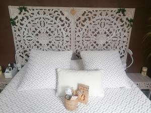 B&B / Chambres d'hotes Une Cle Pour Deux - Chambre romantique avec Patio & Spa privatifs : photos des chambres