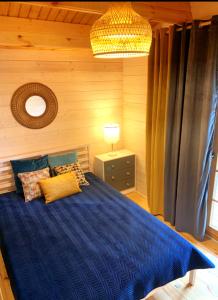 Pod Dziką Jabłonią