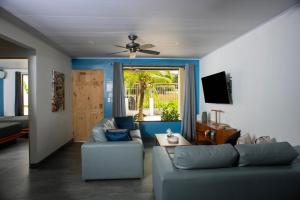 Casa Plata - 10 bed, 5 bdrm - One Block from Clubs
