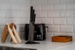 Lovely 2 Bed Apt in the Heart of Lisbon with AC by Lisbeyond