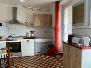 Chez Lisoune Gite de charme sur terrasse et cour