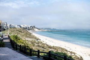 The Views - Oceanview Haven in Langebaan - 3 Levels of Luxury