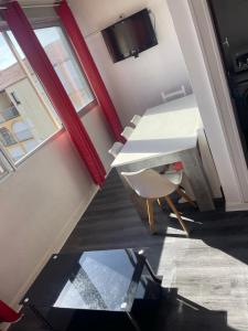 F3 NARBONE-PLAGE AVEC SOLARIUM 250M DE LA MER VUE MER ET CLAPE