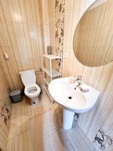 Stylish Penthouse with City View & Private Parking