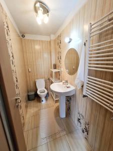 Stylish Penthouse with City View & Private Parking