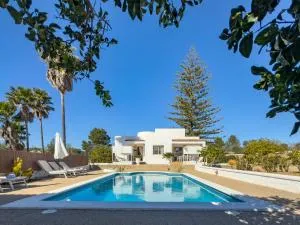 Can Americano, your oasis of peace - Montecristo