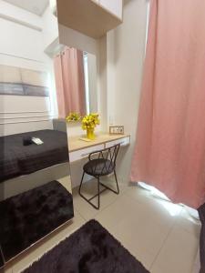 Shore residence Tower D moa ecom view cozy bedroom