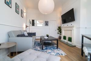 Pass the Keys Stunning Sea Front Retreat With Patio Margate