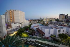 Stylish apartment with stunning sea view.