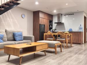 PentStudio West Lake by Emily in Town