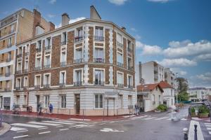 Lovely flat 5min walk from the Marie dIssy metro station