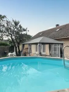Villa charmante à Saint-Martin-Longueau avec piscine privée - Bazicourt