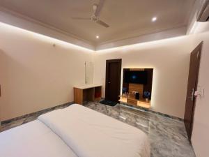 Hotel Dhanraj Inn