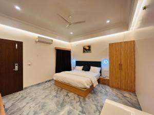 Hotel Dhanraj Inn