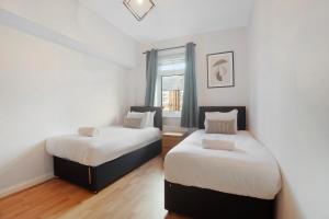 High-End home, Free Parking, 3 beds, sleeps 5