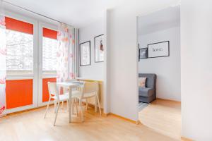 Grzybowska str Apt City center