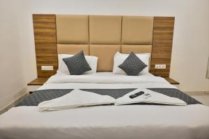 Yashobhoomi Inn - 500 mtr from Yashobhoomi Dwarka Gate no 6