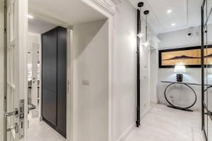 Luxury flat with terrace by historic center