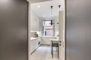 Luxury flat with terrace by historic center