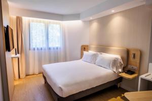 Standard Queen Room - Free Breakfast room in NH Logroño