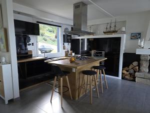 Maisons de vacances Maison vue mer incroyable 180 degres , acces direct plage et GR34 : photos des chambres