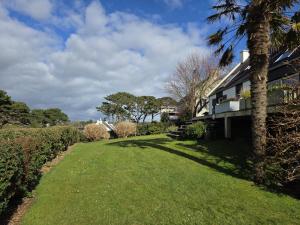 Maisons de vacances Maison vue mer incroyable 180 degres , acces direct plage et GR34 : photos des chambres