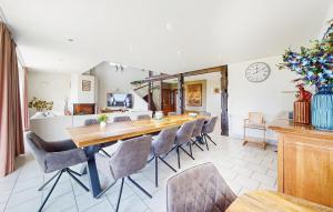 Stunning Home In Flaignes-Havys