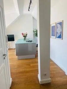 Charming 1930s Home - Клефе