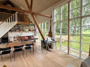 Unique Spacious Home In Nature-Rich Samsø