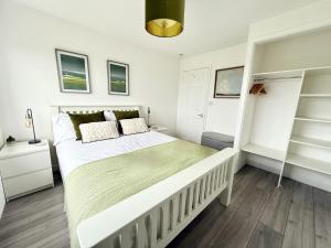 8 Coastline Apartment