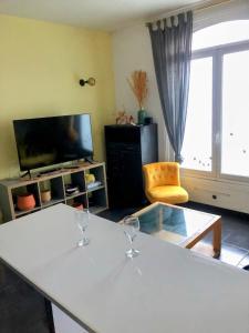 Appartements Appartement avec 2 chambres - Metro 8 Ecole Veterinaire : photos des chambres