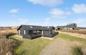 3 Bedroom Amazing Home In Hjørring - Hjørring