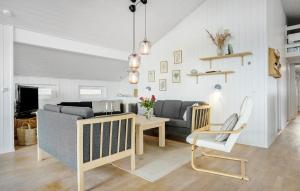 3 Bedroom Amazing Home In Spøttrup