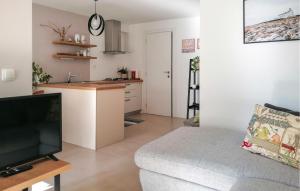 1 Bedroom Amazing Apartment In Porec 