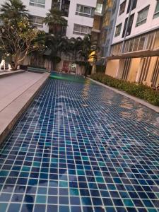 MRT SaiMa D condo monthly rent