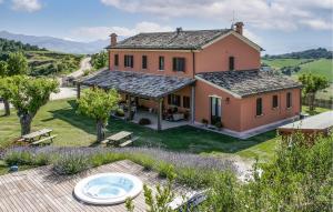 4 Bedroom Awesome Home In Urbania