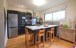 3 Bedroom Nice Home In Amfreville