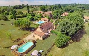 Cozy Home In Eyraud-Crempse-Maurens - 圣朱利安德克莱姆